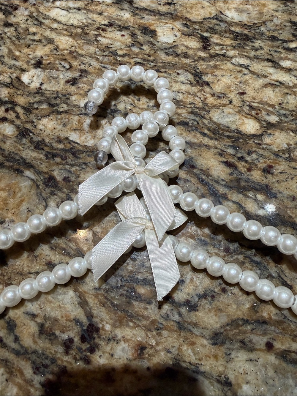 Pearl Ribbon Hangers - Picture 3 of 3